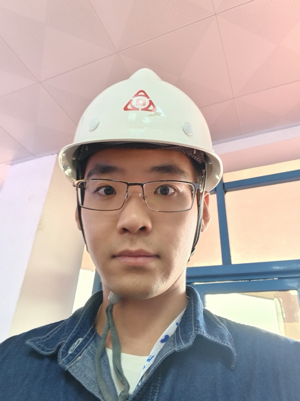 何鹏宇的第二张照片--河南蓝颜知己交友网